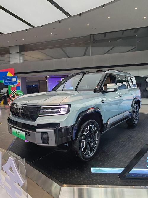 重庆341比亚迪方程豹硬派越野的爆款，英菲尼迪35周年与你共成长